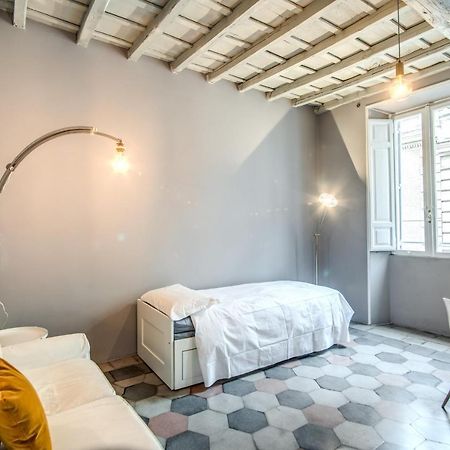 Stylish And Spacious Apartment Next To The Colosseum Рим Екстериор снимка