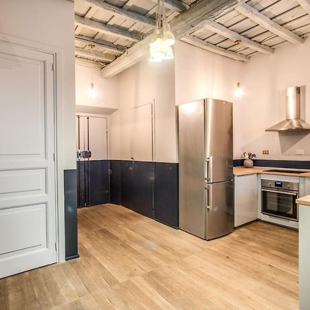 Stylish And Spacious Apartment Next To The Colosseum Рим Екстериор снимка