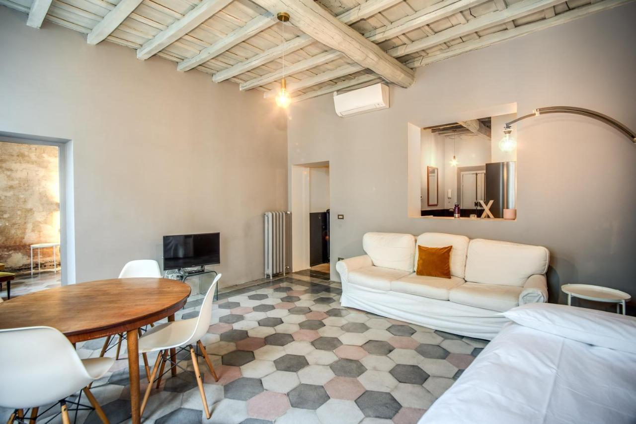 Stylish And Spacious Apartment Next To The Colosseum Рим Екстериор снимка