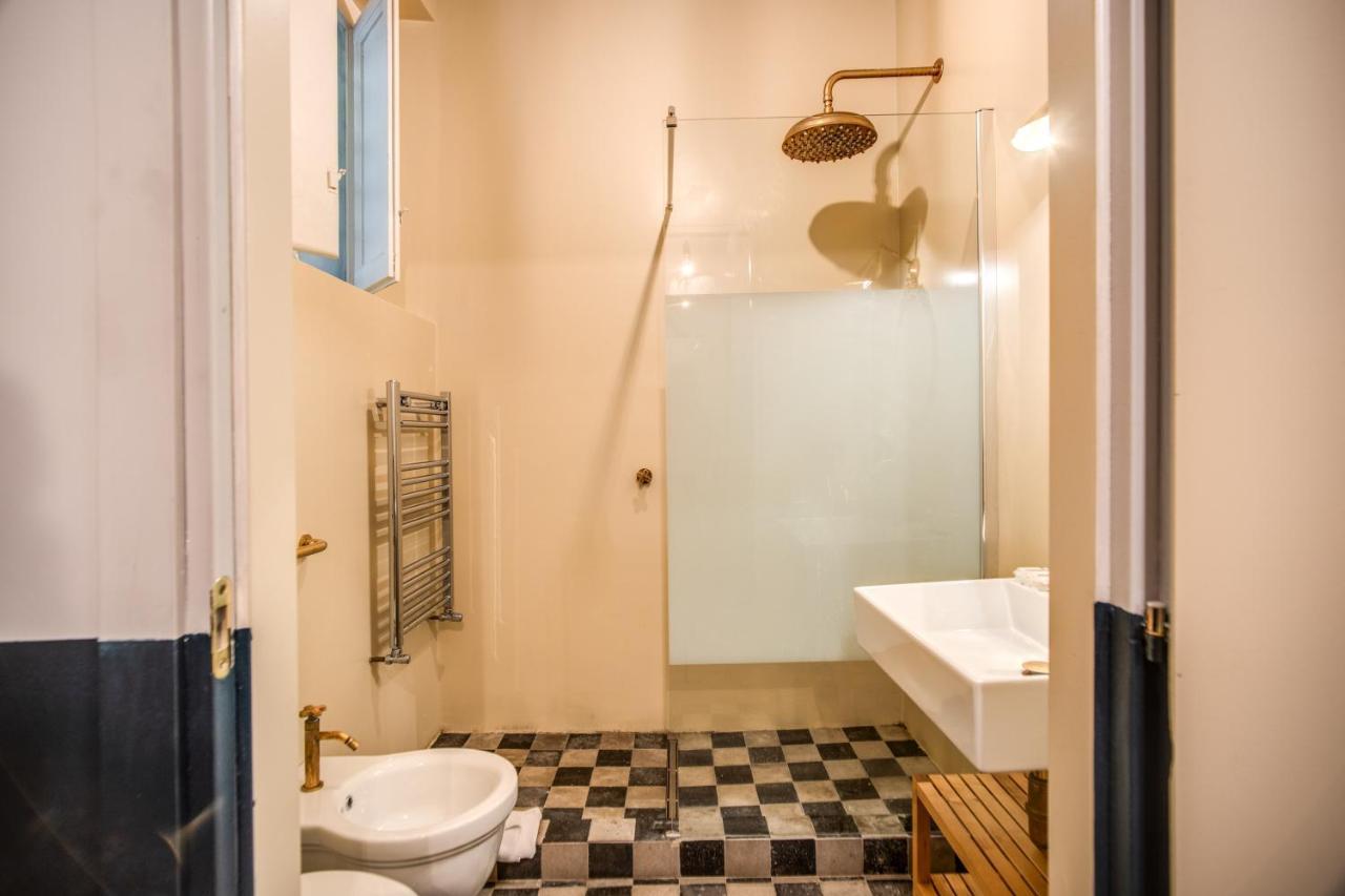 Stylish And Spacious Apartment Next To The Colosseum Рим Екстериор снимка