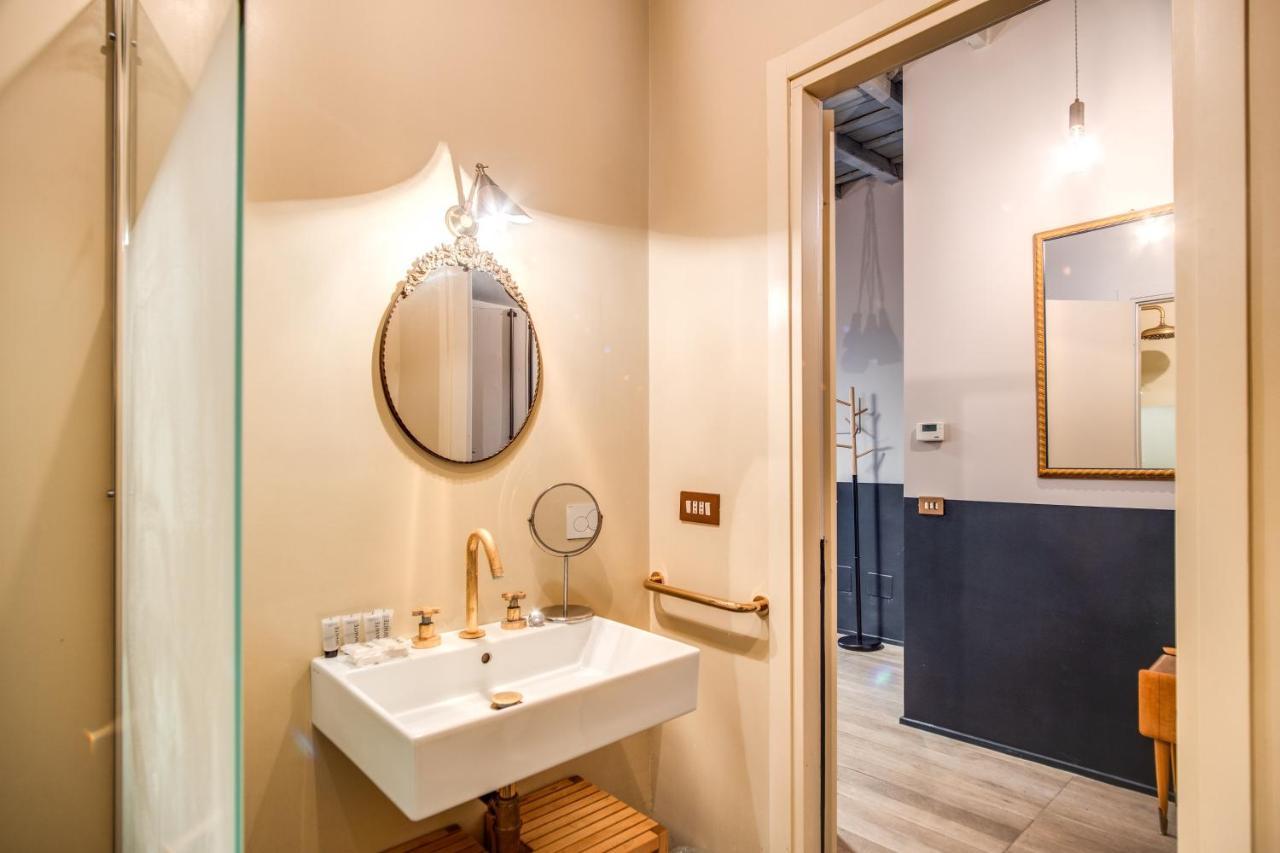 Stylish And Spacious Apartment Next To The Colosseum Рим Екстериор снимка
