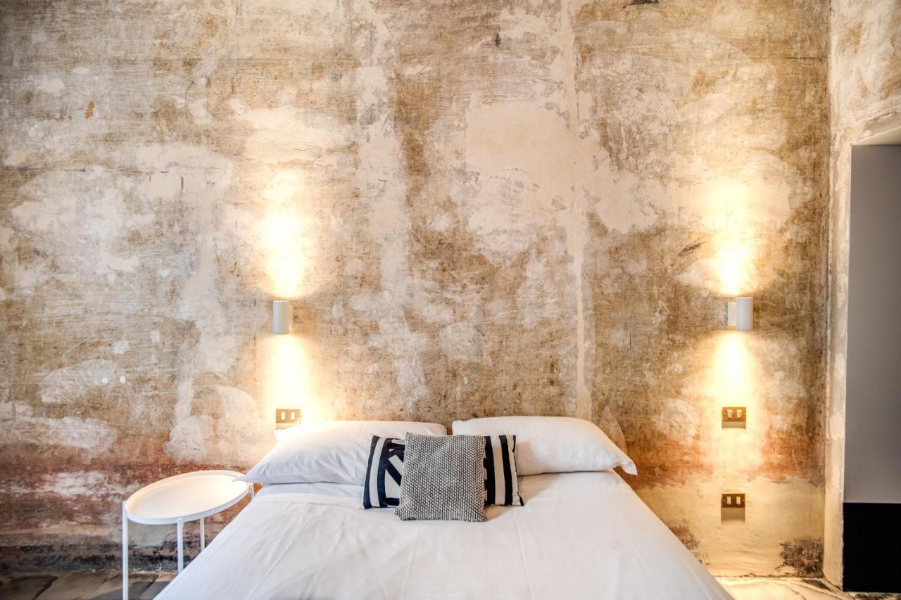 Stylish And Spacious Apartment Next To The Colosseum Рим Екстериор снимка