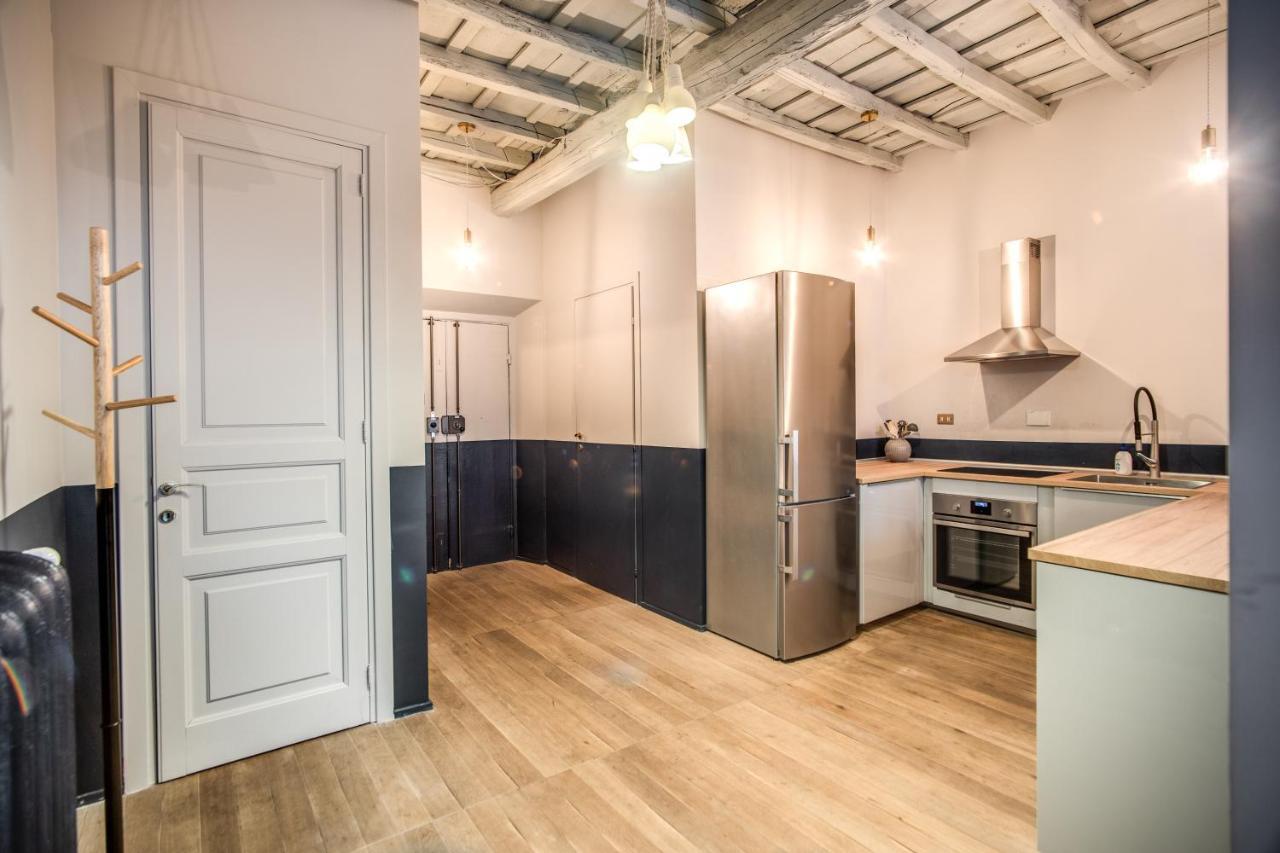 Stylish And Spacious Apartment Next To The Colosseum Рим Екстериор снимка
